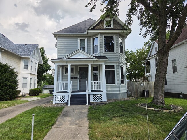 Building Photo - 1719 Farnam St