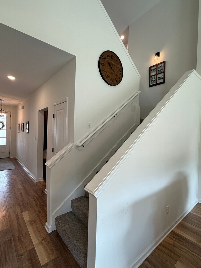 Foto del edificio - 176 Forsyth Ln