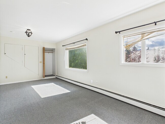 Foto del edificio - 520 Halvorson Rd