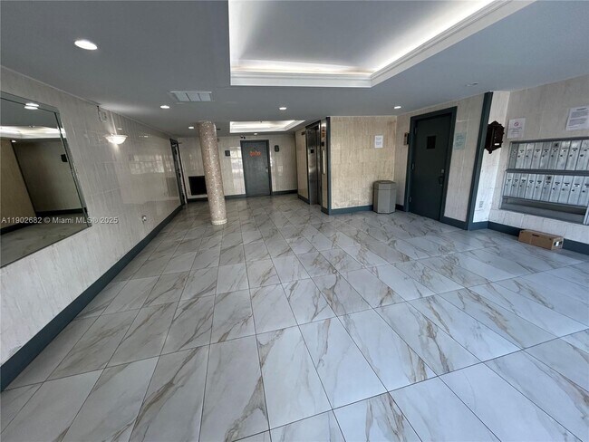 Foto del edificio - 1250 NE 125th St