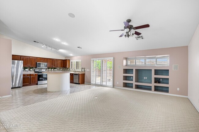 Building Photo - 15651 N 164th Ln