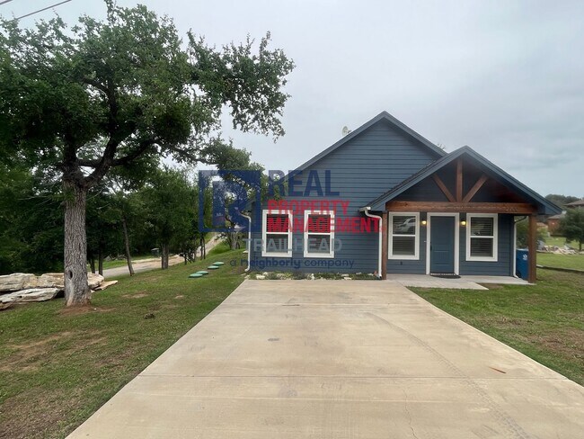 Foto del edificio - Attractive 3 Bed 2 Bath Home in Gated Lake...