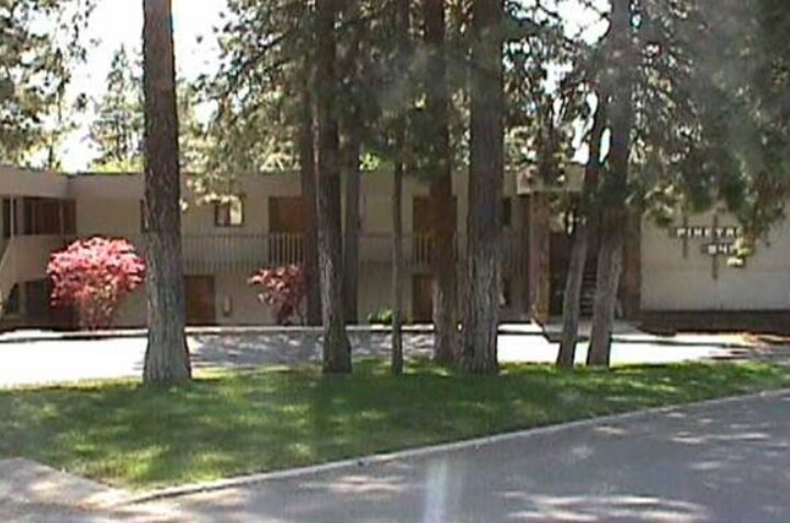 Foto del edificio - Pinetree Apartments