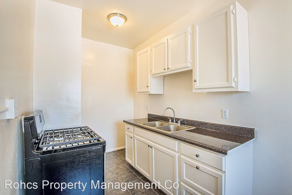 Building Photo - 2749 San Marino St