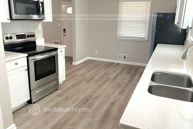 Foto del edificio - 2859 Spruce Point Rd