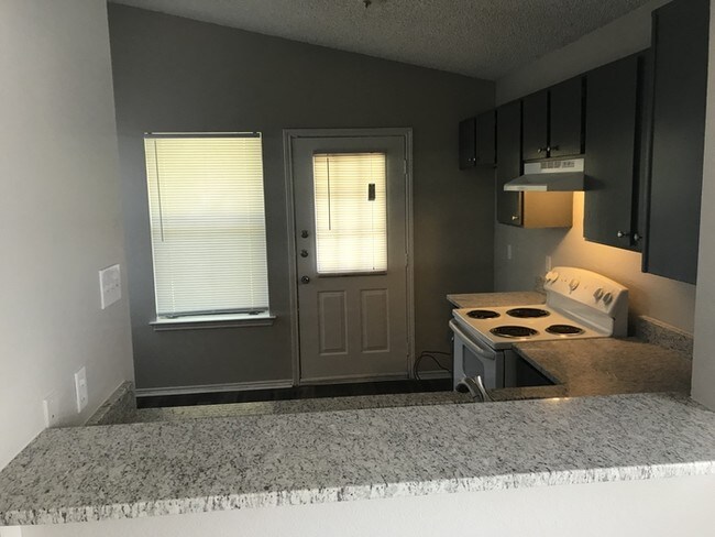 Building Photo - 3/2/2 Recent updates Euless!!