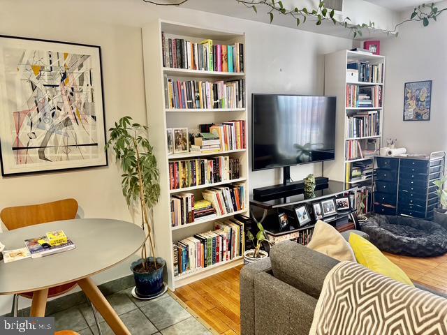 Foto del edificio - 2620 Poplar St