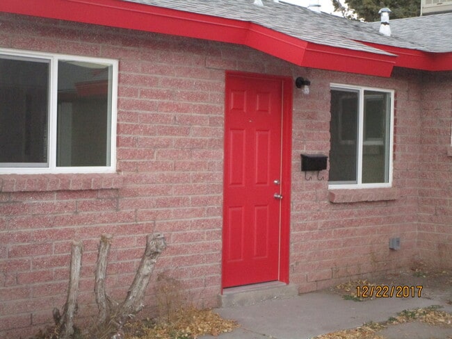 Building Photo - 1020 Madeira Dr SE