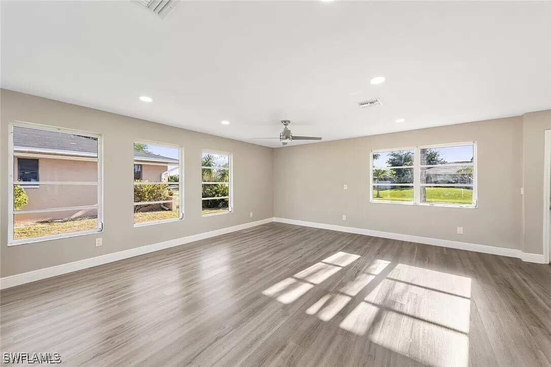 Building Photo - 4608 SW 15th Ave