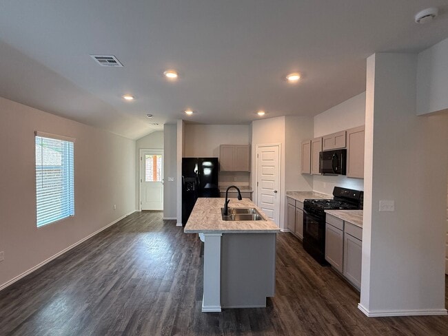 Foto del edificio - 9516 Gray Wolf Ln