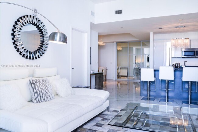 Building Photo - 1010 Brickell Ave