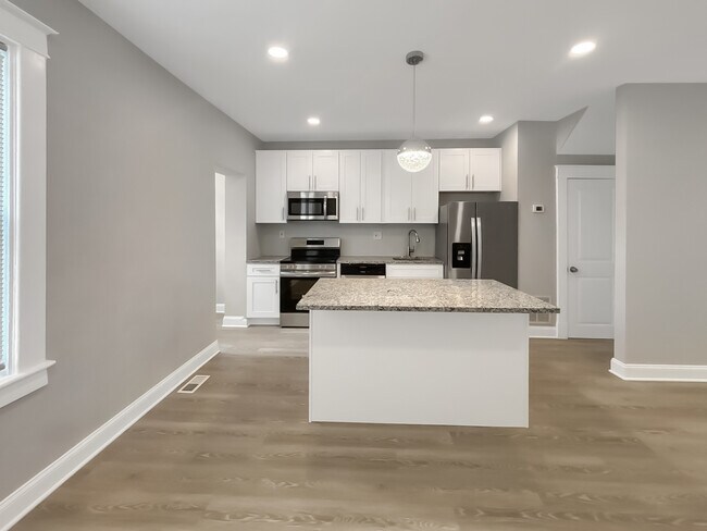 Foto del edificio - 3130 Normount Ave