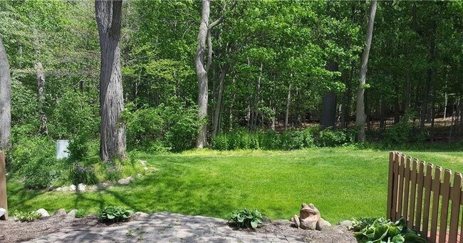 Foto del edificio - 1572 Brentwood Dr