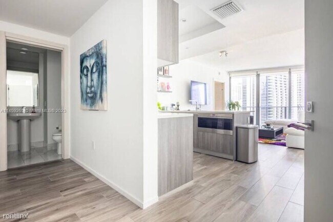 Foto del edificio - 1 br, 1.5 bath Condo - 801 S Miami Ave Uni...