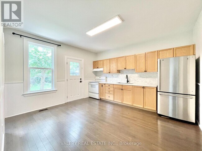 Building Photo - 92 Nassau St