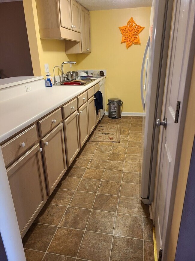 Foto del edificio - 5004 Falling Creek Ln