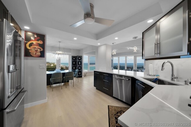 Foto del edificio - 2066 N Ocean Blvd