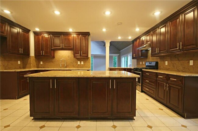 Building Photo - 4981 Karls Gate Dr