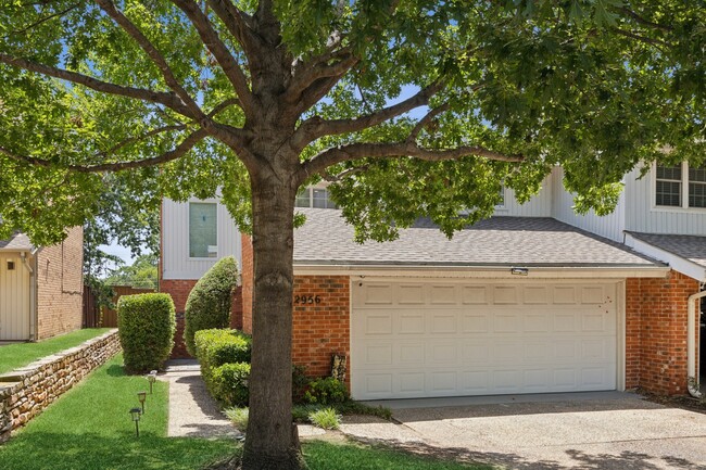 Building Photo - 2956 Woodcroft Cir