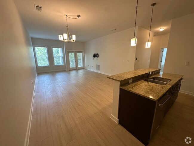 Building Photo - 870 Inman Village Pky NE