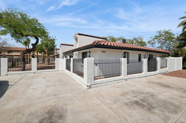Foto del edificio - 7826 E Heatherbrae Ave