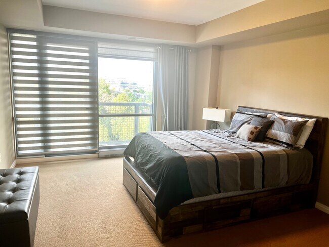 balcony - 220 S 31st Ave