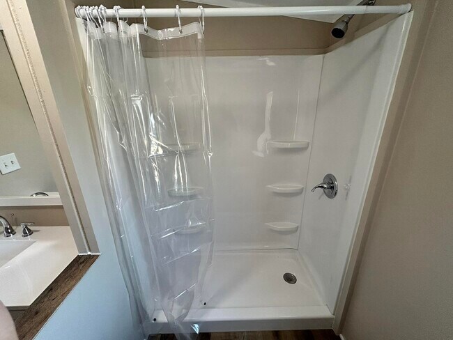 Foto del edificio - 1370 Suzanne Cir