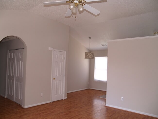 Photo - Charming 3b Home!