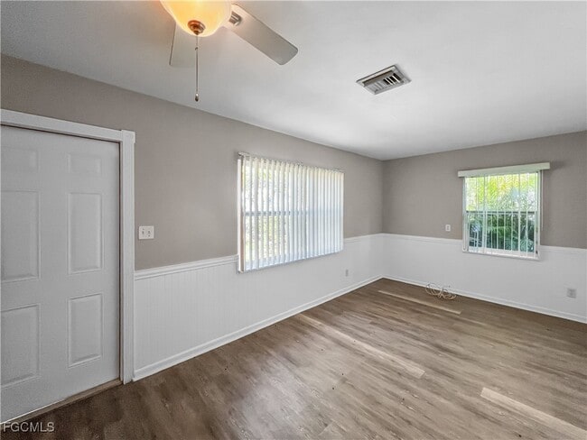 Foto del edificio - 1918 Grace Ave