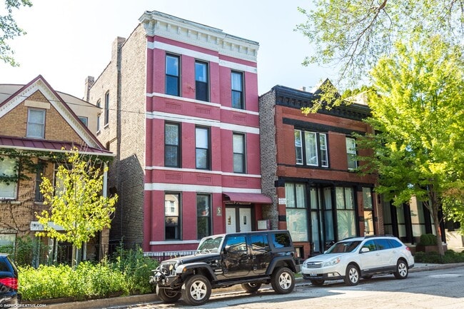 Building Photo - 1874 N Hoyne Ave