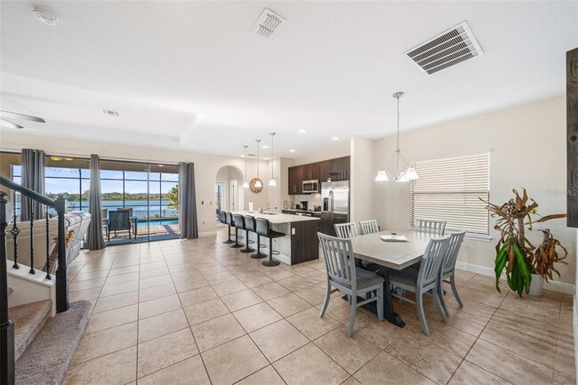 Foto del edificio - 199 Macaulay's Cv