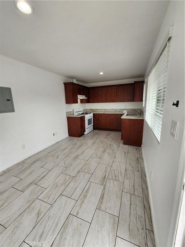 Foto del edificio - 12977 Corcoran Pl