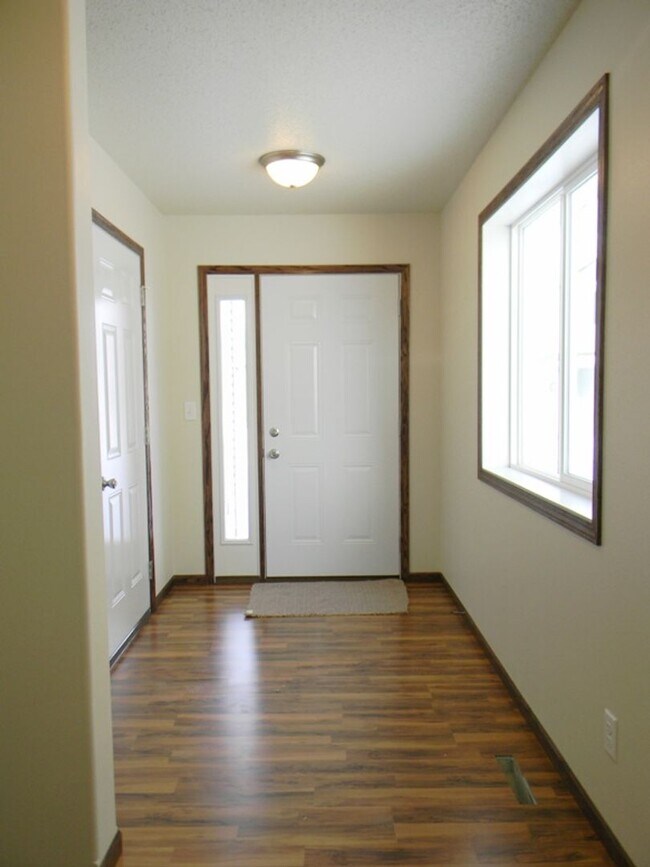Foto del edificio - 3 Bed 3 Bath Twin Home