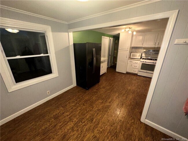 Building Photo - 156 Elmfield St