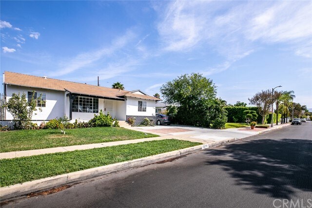 Foto del edificio - 13691 Kelowna St