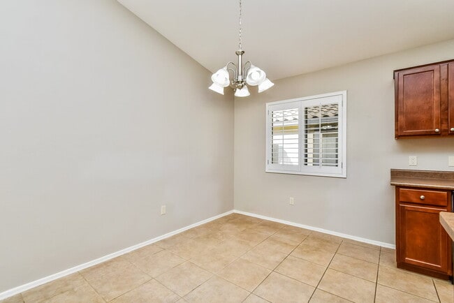 Building Photo - 624 W Calle MAROJO