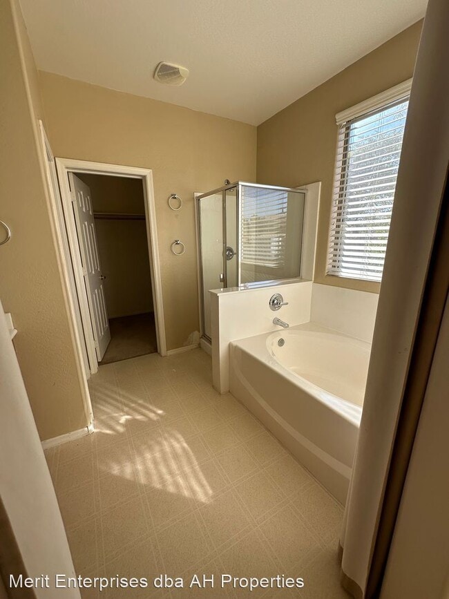 Building Photo - 4 br, 2 bath House - 14133 W DESERT HILLS DR
