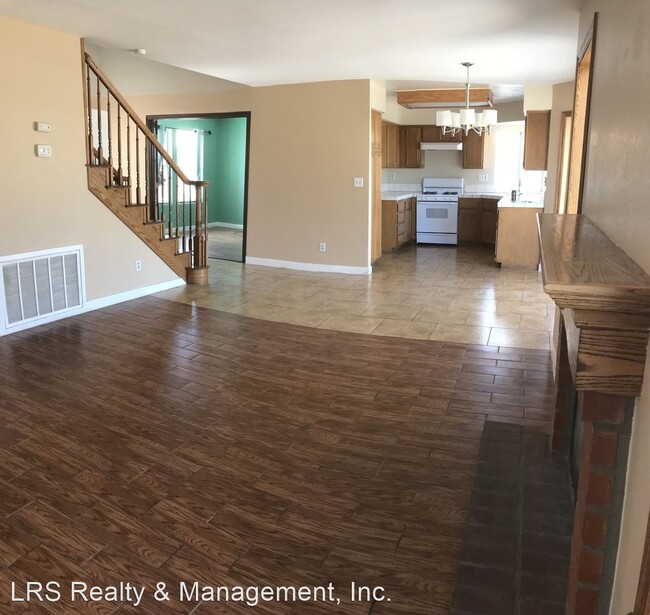 Foto del edificio - 3 br, 2.5 bath House - 2243 Gregory Ave
