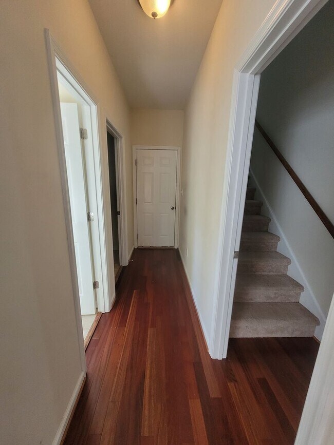 Foto del edificio - 8351 Thomas Jefferson Way