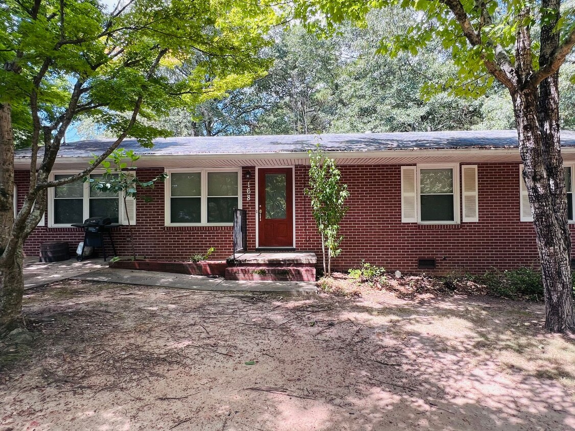 Primary Photo - Charming 3 Bedroom, 2 Bath Home + Bonus Ro...