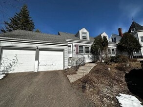 Building Photo - 1913-1915 Woodland Ave