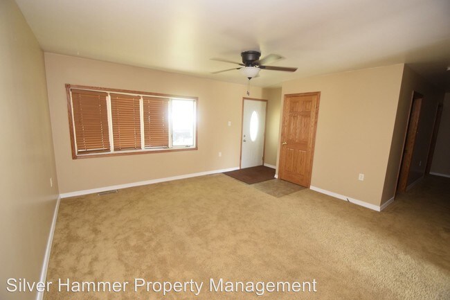 Building Photo - 3 br, 1.5 bath House - 737 Governor Road