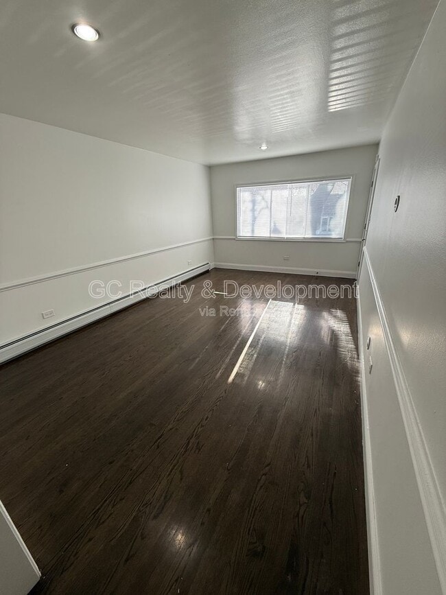 Foto del edificio - 4644 W 47th St