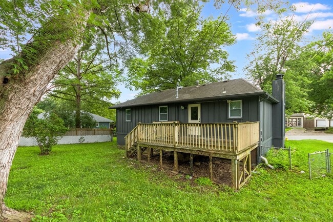 Building Photo - Spacious 4-Bed / 2-Bath Home – Grandview, MO
