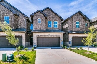 Building Photo - 2418 Ash Ln