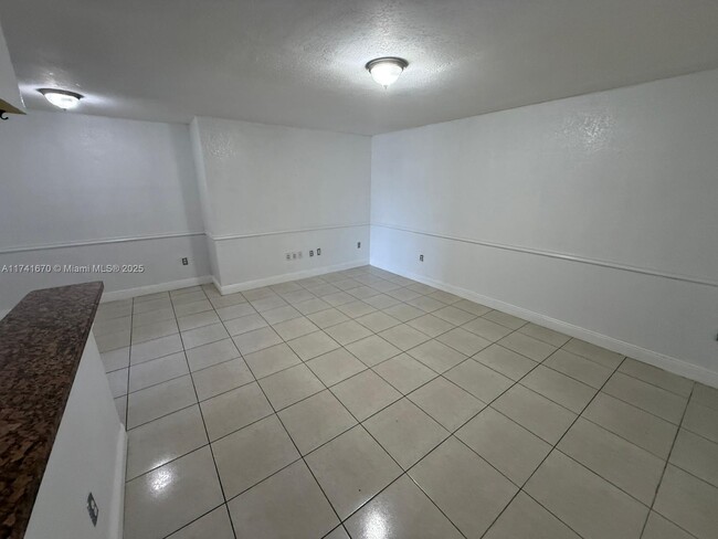 Foto del edificio - 4050 NW 135th St