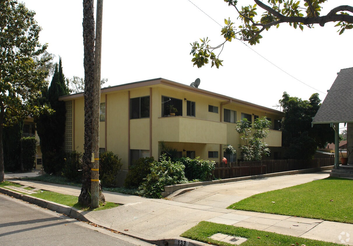 Building Photo - 125 N Myrtle Ave