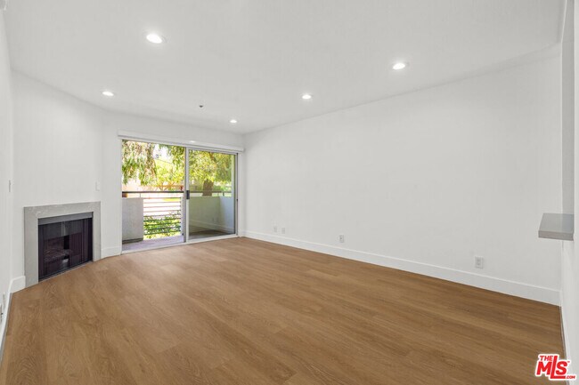 Foto del edificio - 16100 Sunset Blvd