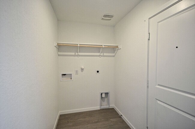 Building Photo - 429 Payton Pl