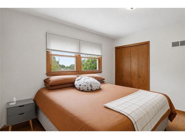 Foto del edificio - 3308 Roosevelt Ct NE